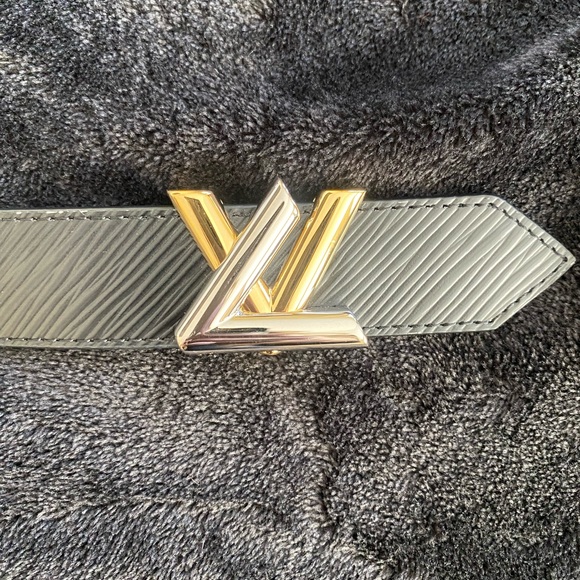 Louis Vuitton belt - Picture 1 of 4